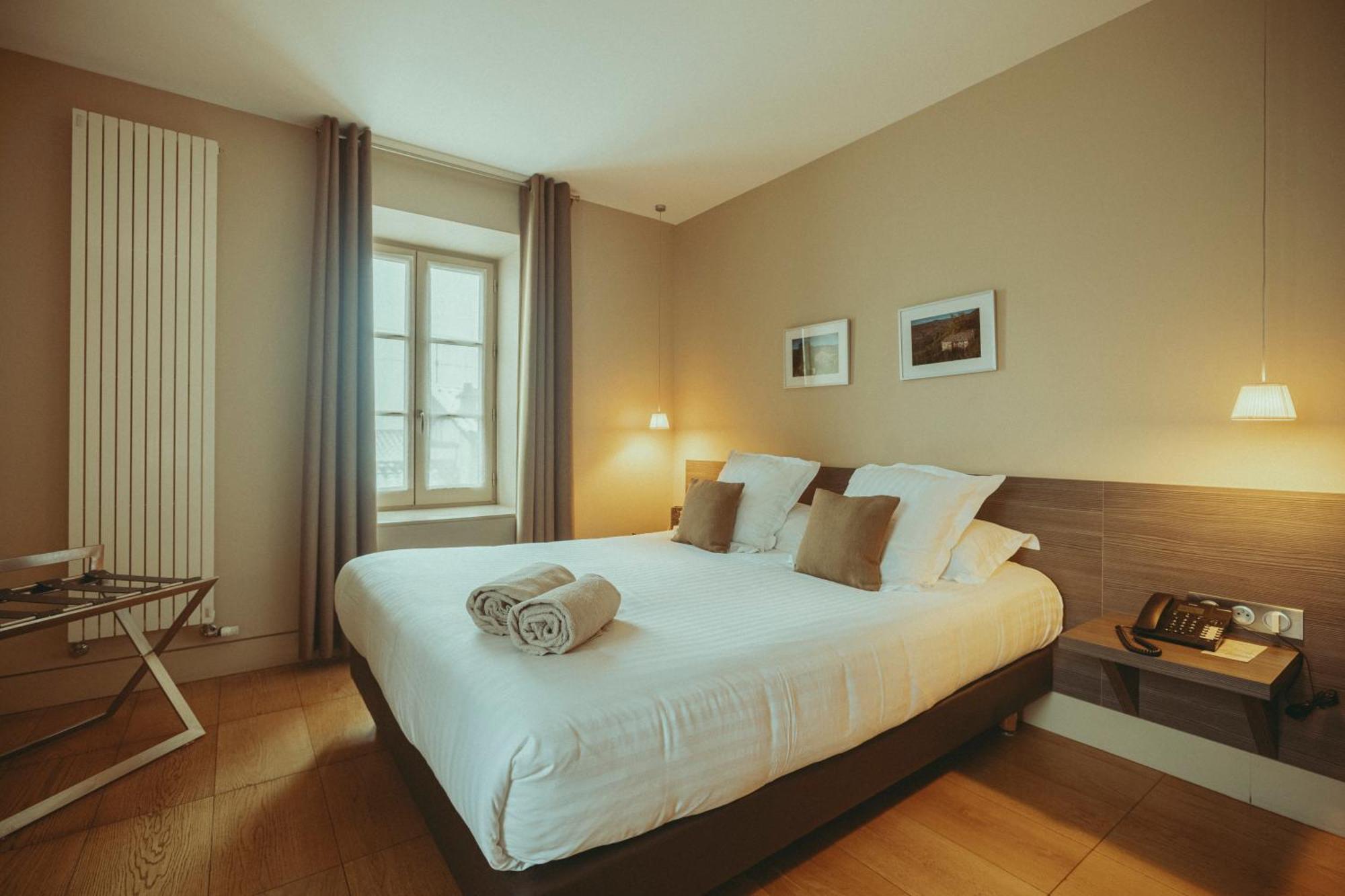 Auberge De Clochemerle Vaux-en-Beaujolais Kamer foto
